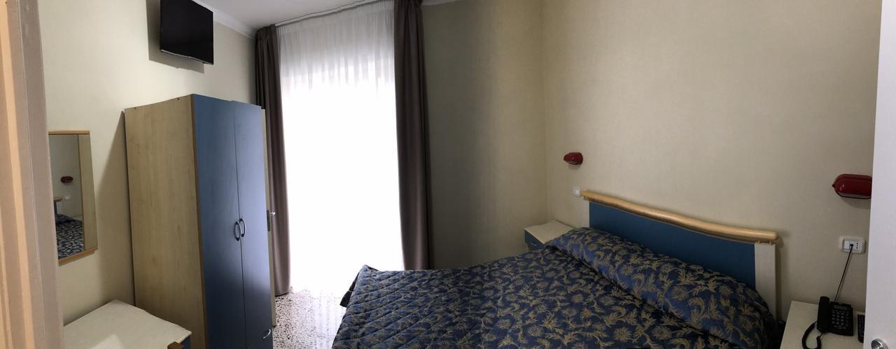 Hotel Sirena Кастелабате Екстериор снимка