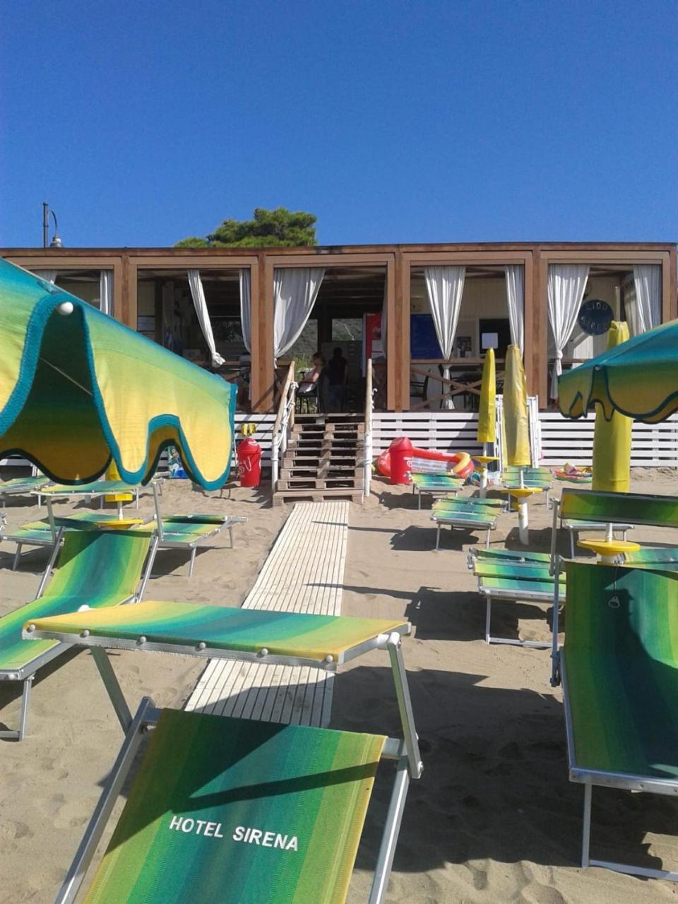 Hotel Sirena Кастелабате Екстериор снимка
